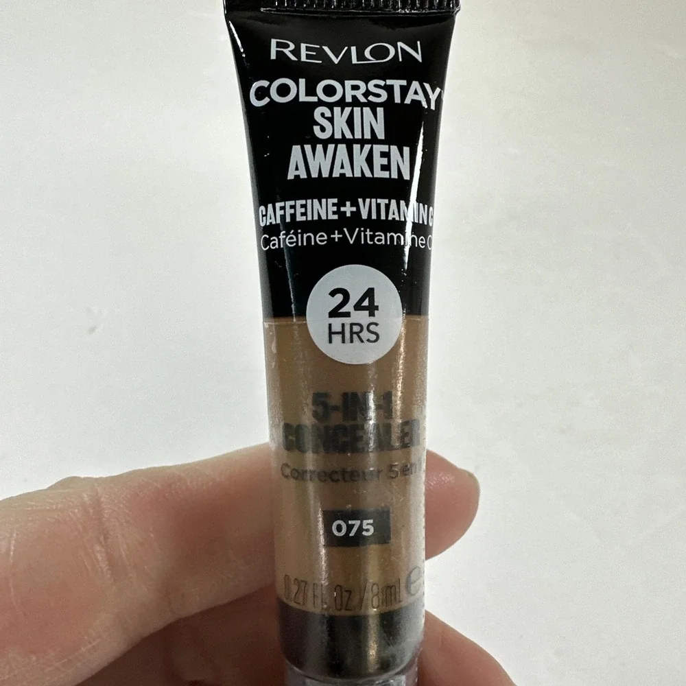 Revlon ColorStay Skin Awaken 5-in-1 Concealer Hazelnut #075 New